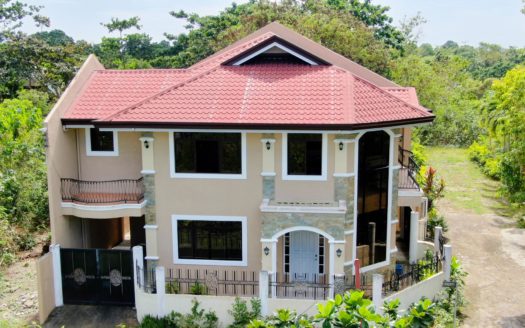 4BR House and Lot for Sale Walking Distance to the Beach in Dauis, Bohol